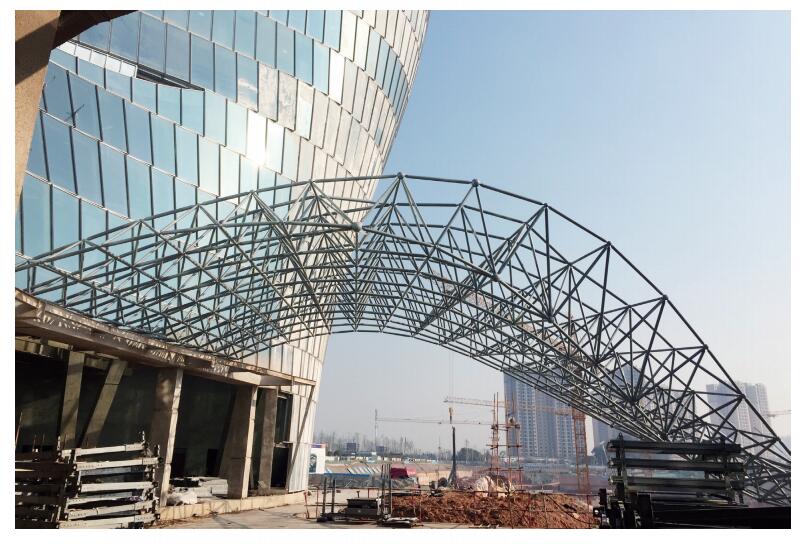 大王山五星級酒店網(wǎng)架鋼結構工程